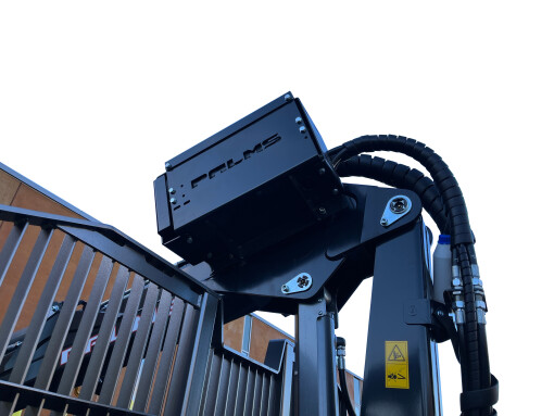 Rozdzielacz mocowany na ramieniu głównym